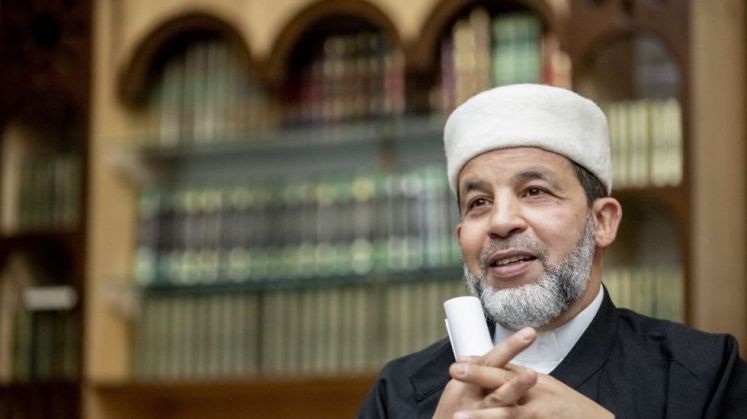 polizeieinsatz-moschee-sabri-imam-gebetsruf-dar-assalam-coronakrise-kontaktverbot-neukoelln