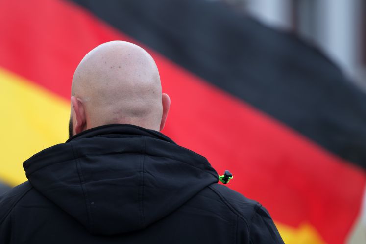 rechtsextremismus-corona-herdenimmunitaet-durchseuchung-heldengeschichte-afd