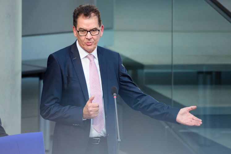 flucht-corona-fluchtbewegungen-entwicklungsminister-gerd-mueller
