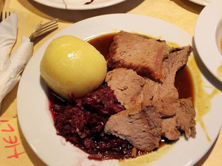 coronakrisenkueche-pfingstochse-spiessbraten-bratschlauch-burgunder 