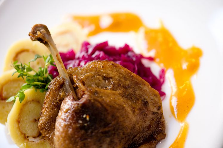 genuss-notwehr-kaninchenkeulen-weissweinsud-essen-rezept-kochen-hase-kaninchen-keule-fleisch-soße