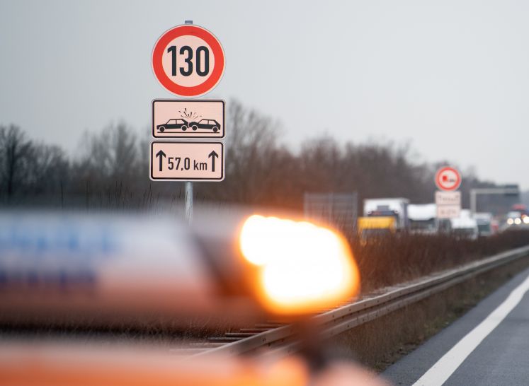 robert-habeck-tempolimit-gruene-flirt-ausnahmezustand-linda-teuteberg-fdp