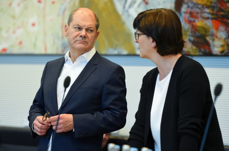 saskia-esken-kanzlerkandidat-olaf-scholz-spd-vorsitzende-norbert-walter-borjans-rolf-muetzenich