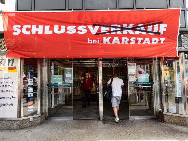 kaufhaus-pleite-karstadt-insolvenz-schliessungen-coronakrise-konsum-online-handel-wirtschaftskrise
