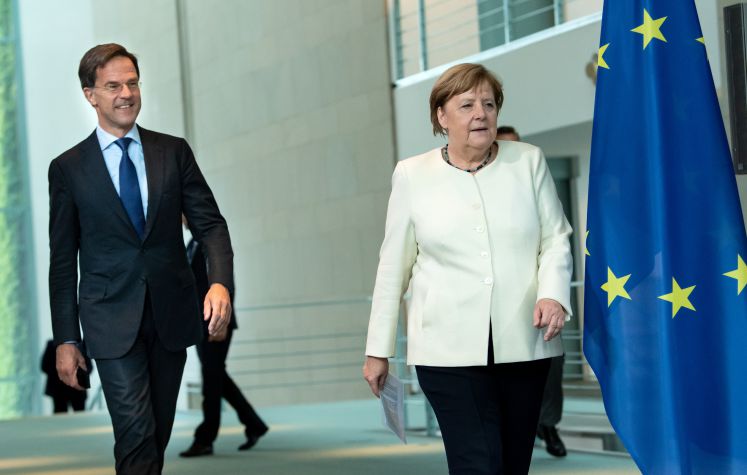 eu-finanzgipfel-bruessel-mark-rutte-angela-merkel-kredite-corona-hilfen
