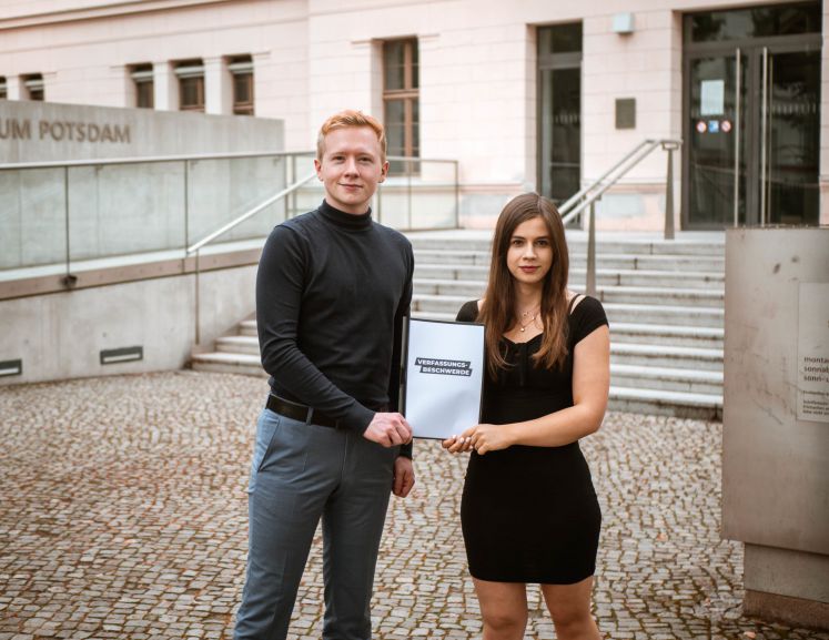 klage-paritatsgesetz-brandenburg-geschlecht-verfassung-matti-karstedt-laura-schieritz-julis