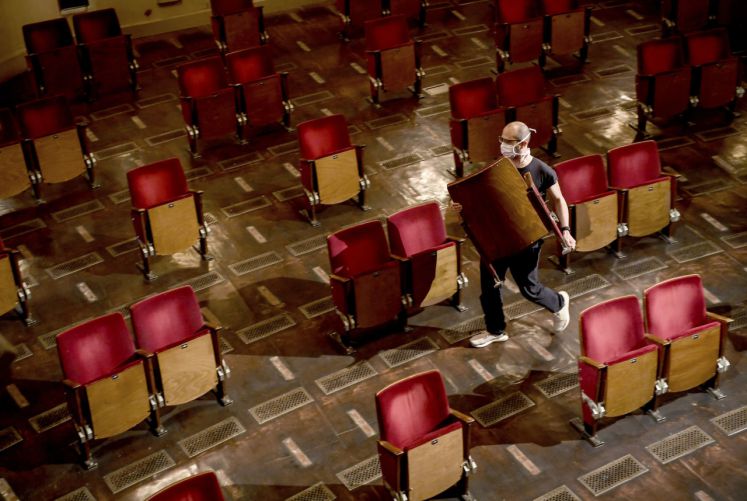 kultur/theater-saisonstart-2020-2021-corona