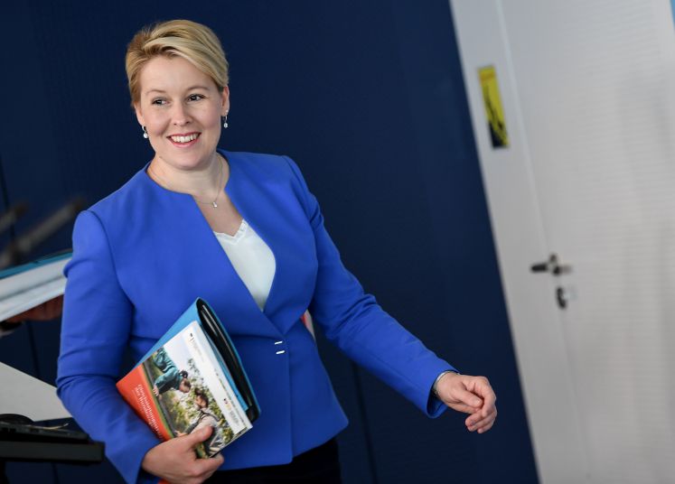 plagiatsaffaere-bundesfamilienministerin-franziska-giffey-rechtswidrig-bevorzugt