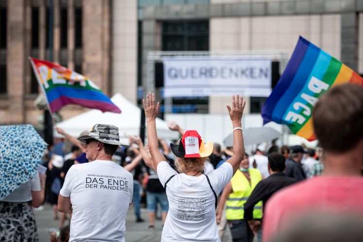 berlin-verbietet-corona-demo-querdenken-innensenat-andreas-geisel-afd