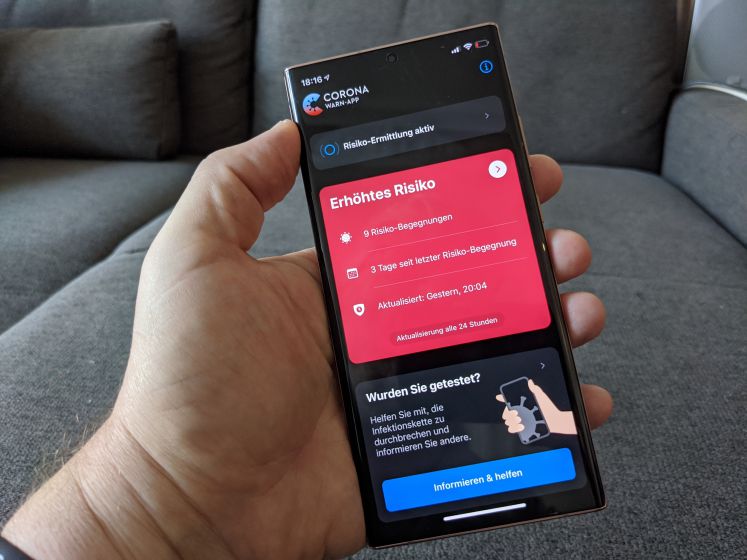 innenpolitik/corona-warn-app-jens-spahn-telekom