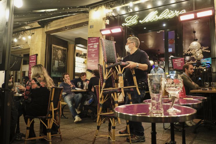 frankreich-paris-zweite-coronawelle-macron-maskenpflicht