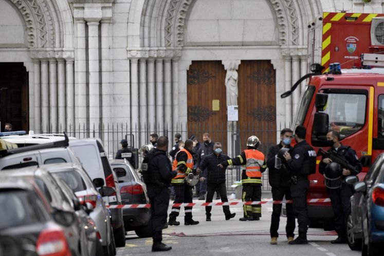 terror-in-nizza-frankreich-islamistischer-anschlag-messer-avignon-macron