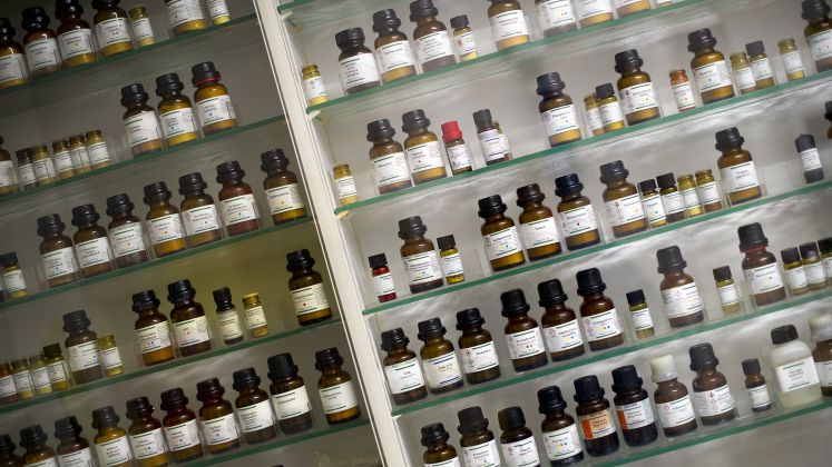 arzneimittelversorgung-medikamente-apotheken-gesundheitssystem-pharmaindustrie