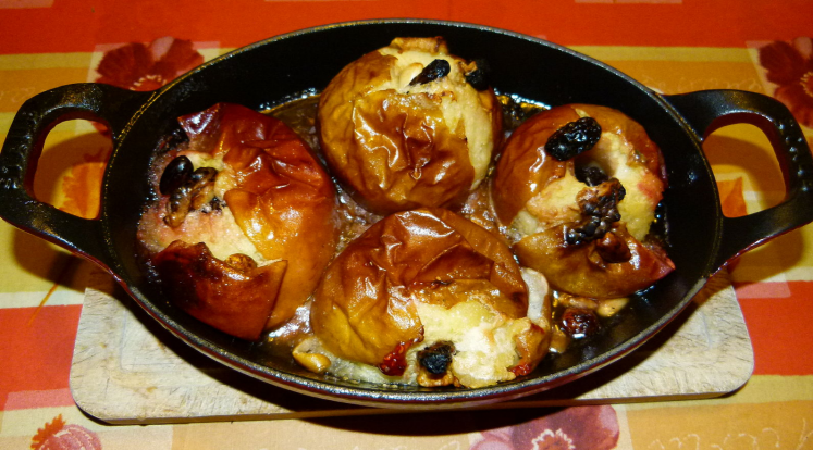 weihnachtsmarkt-lockdown-bratapfel-rezept-zubereitung-gluehwein