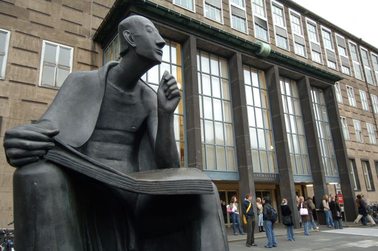 wissenschaft-deutschland-elfenbeinturm-gesellschaft-debatte