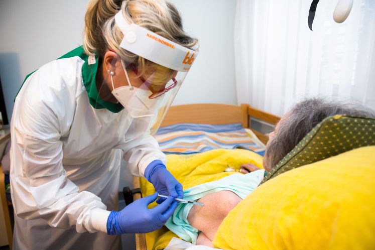 altenheime-hot-spots-corona-schnelltests-personal-gesundheitsaemter