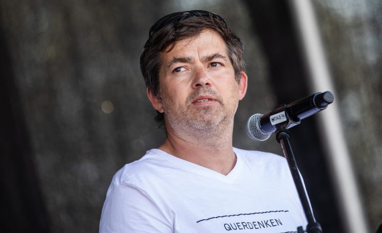 querdenker-michael-ballweg-verfassungsschutz-geschaeftsmodell-michael-blume-baden-wuerttemberg