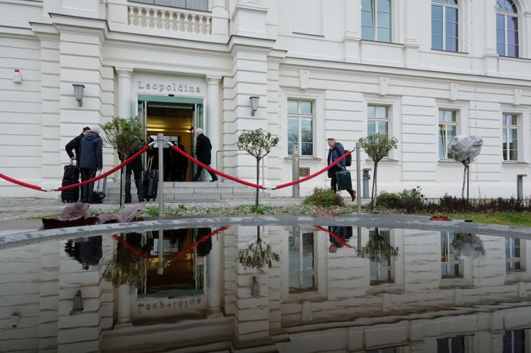 physik-professor-wissenschaft-corona-politik-diskurs