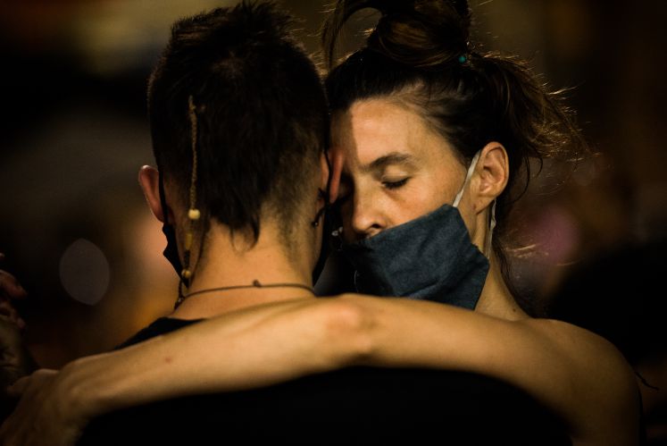 /kultur/valentinstag-lockdown-corona-liebe-tod