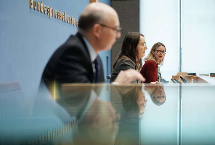 /innenpolitik/ethikrat-sonderrechte-geimpfte-mathias-brodkorb