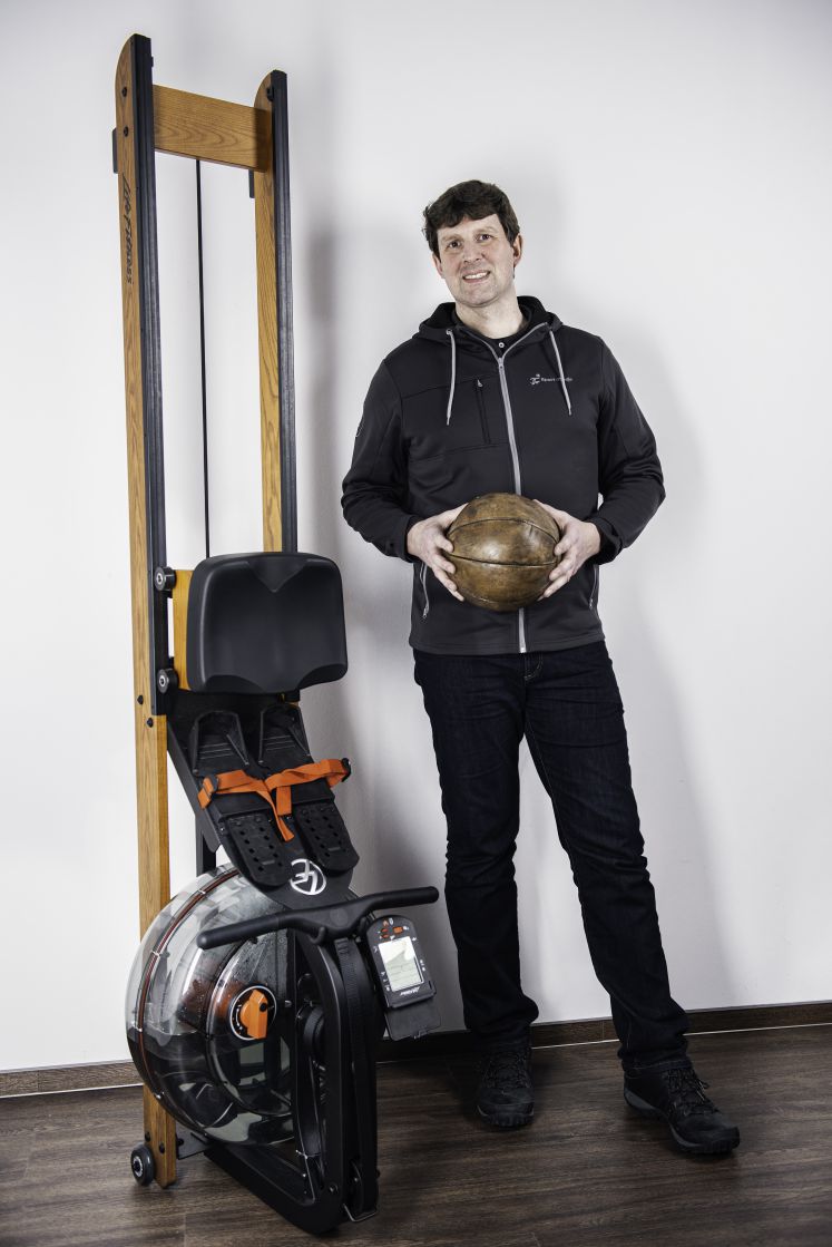 mittelstandsportraet-hantelspartner-sport-tiedje-christian-grau/plus