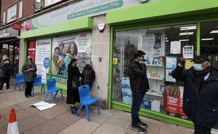 /innenpolitik/corona-astrazeneca-nebenwirkungen-risiko-sicherheit