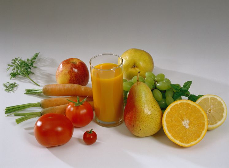 genuss-ist-notwehr-obst-gemuese-saft-frisch-gepresst
