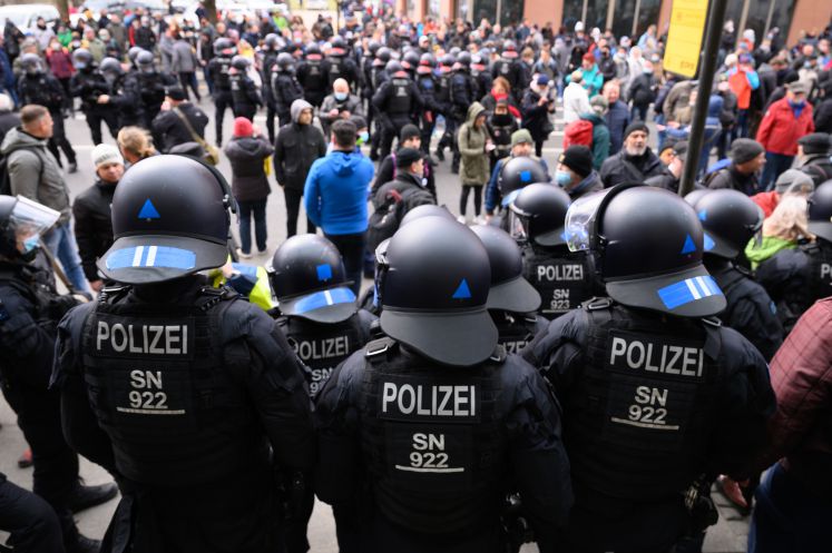 /querdenker-dresden-demo-polizei-corona-ballweg-landtagswahlen 