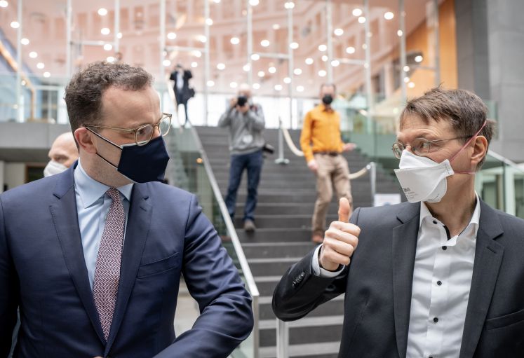 regierungskrise-demokratie-corona-jens-spahn-legitimation 