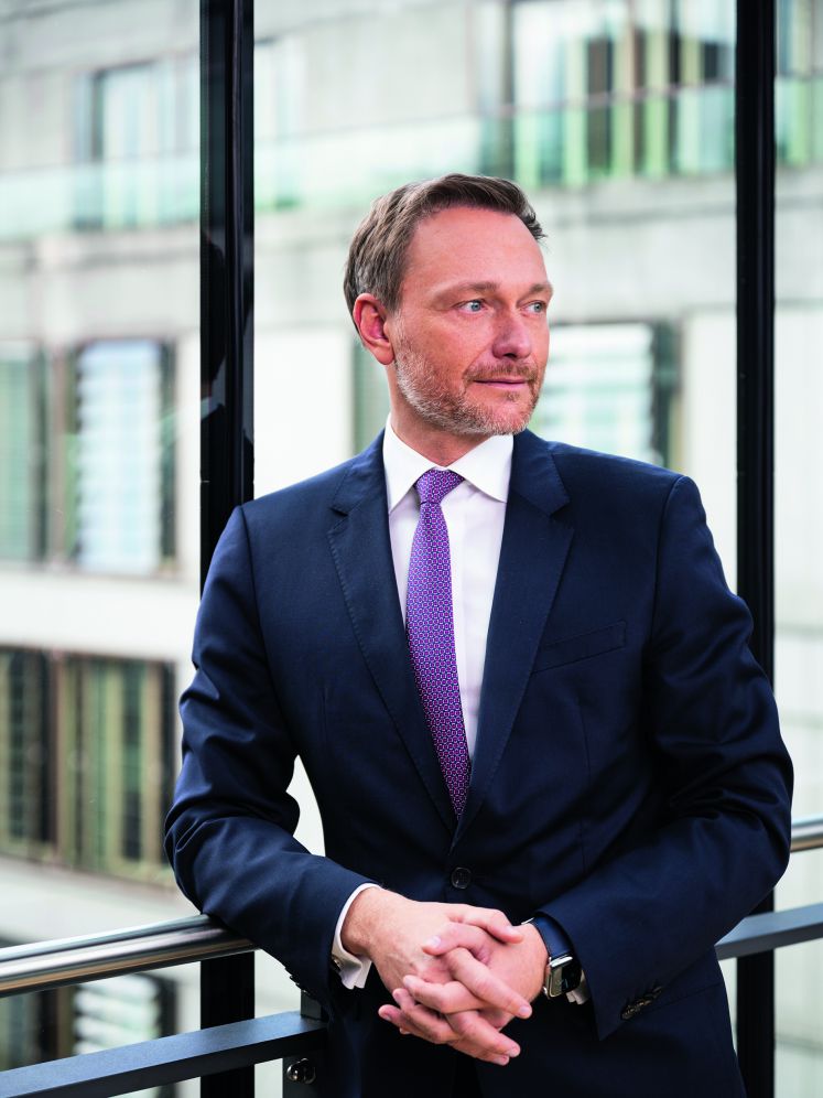 /wirtschaft/christian-lindner-im-interview-den-staat-vom-kopf-zuruck-auf-die-fusse-stellen/plus