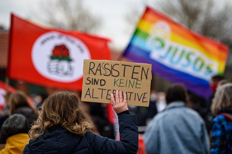 /innenpolitik/en-passant-lets-be-good/plus