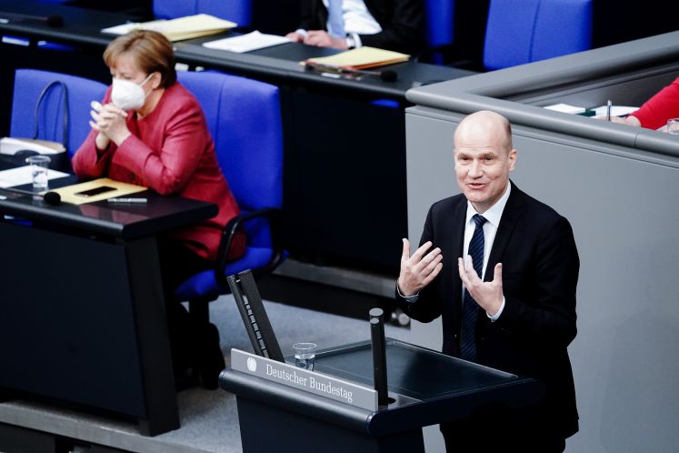 bundestag-debatte-infektionsschutzgesetz-leben-corona-ralph-brinkhaus-pandemie