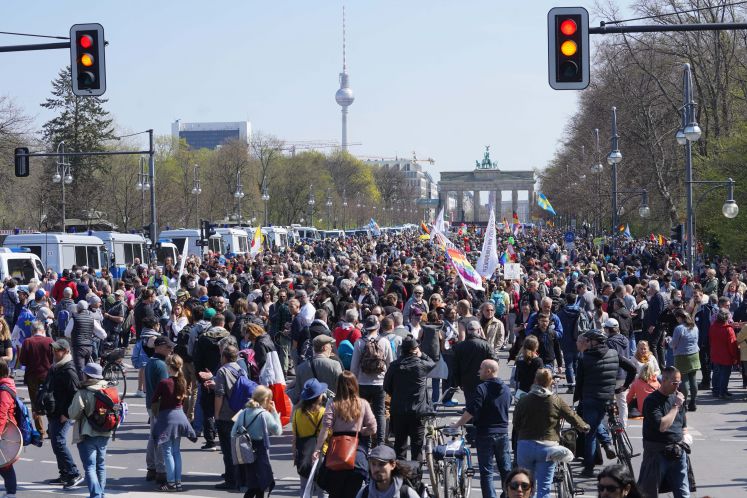 corona-notbremse-inzidenz-schulen-oeffnung-ausgangssperre