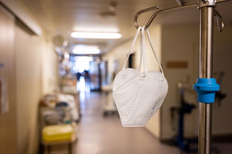 intensivstationen-limit-corona-dritte-welle-harter-lockdown-impfung-ausgangssperre-herdenimmunitaet