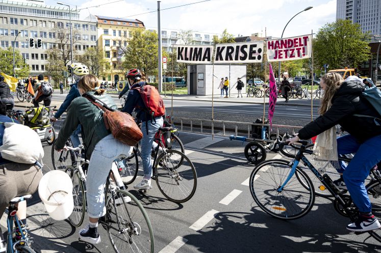 klima-klage-gesetz-fridays-for-future-gerechtigkeit-bundesverfassungsgericht