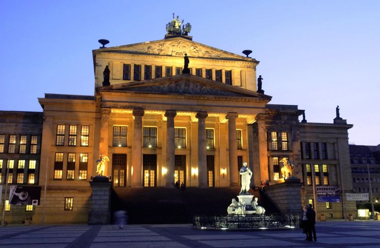 /kultur/konzerthaus-schauspielhaus-gendarmenmarkt-schinkel-geburtstag-goethe-deutschegeschichte
