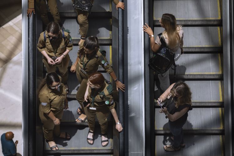 /aussenpolitik/corona-israel-impfung-neuinfektionen-bennett