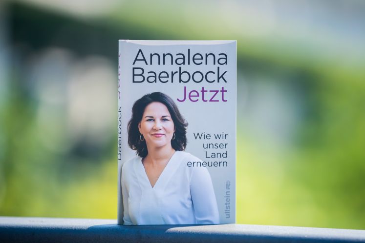 Buchcover von Annalena Baerbocks Sachbuch "Jetzt"