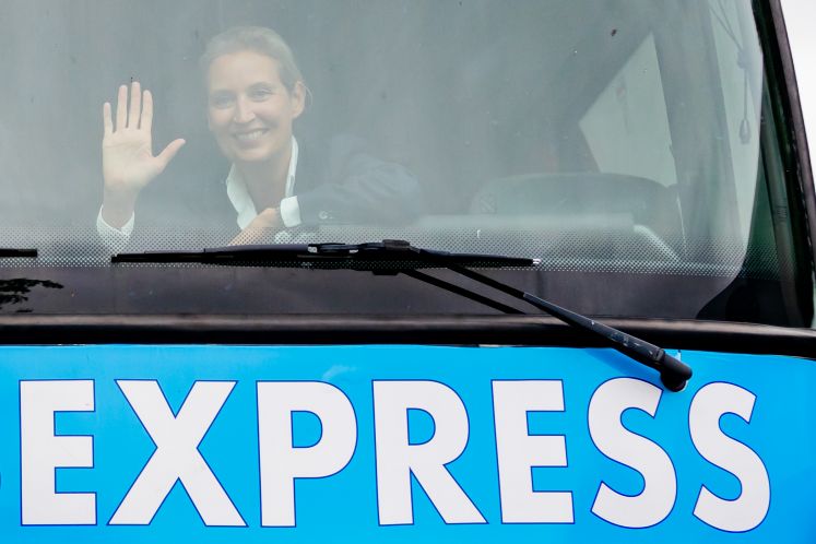 AfD-nahe Desiderius-Erasmus-Stiftung - Steuergelder für alle!