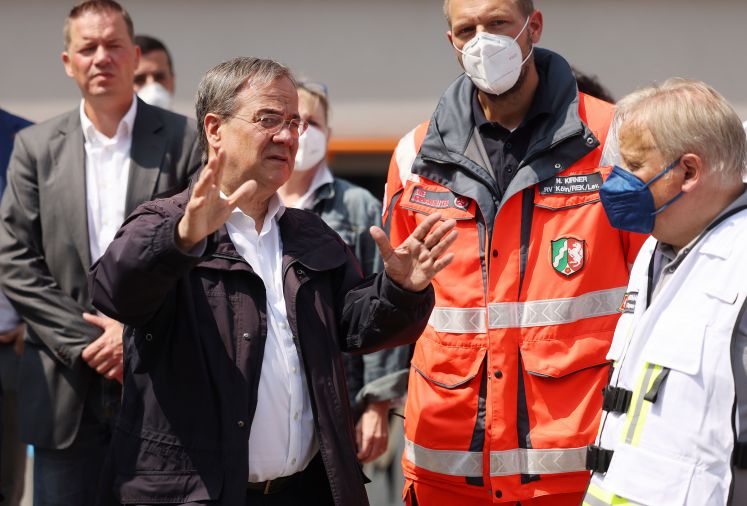 flutkatastrophe-renaissance-fursten-deutscher-politik-laschet