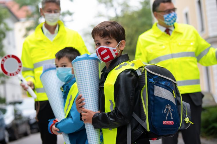 Masketragen bei der Einschulung