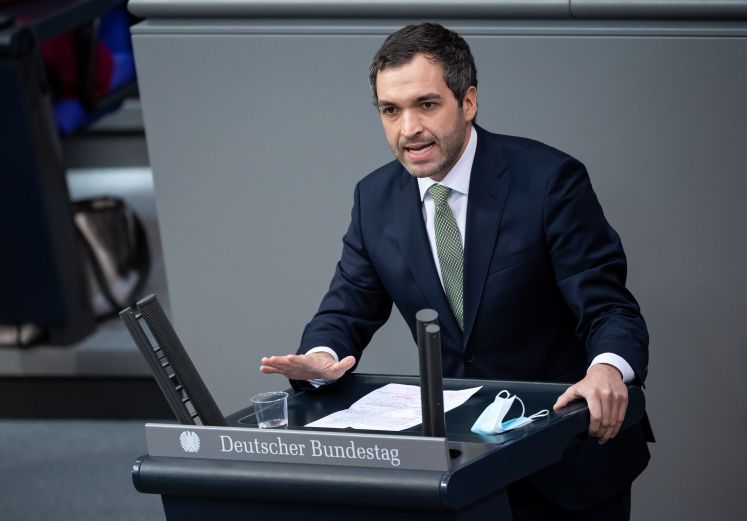 Konstantin Kuhle (FDP) spricht bei der Plenarsitzung im Deutschen Bundestag.