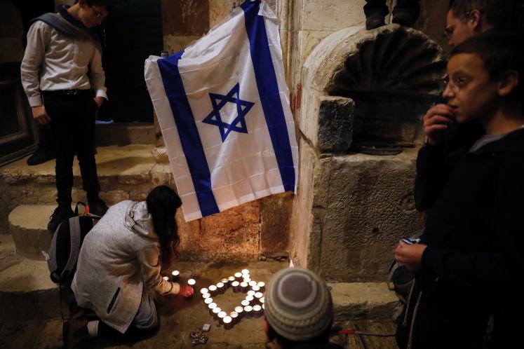 Israelflagge, Altstadt, Trauerkundgebung