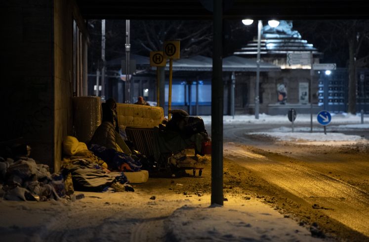 Obdachlose am Bahnhof Zoo
