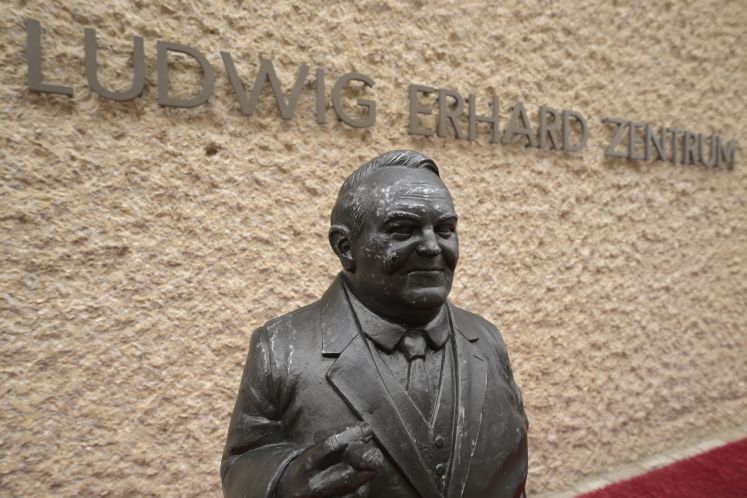 Ludwig-Erhard-Büste