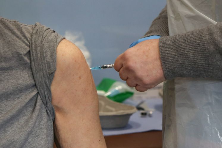 /innenpolitik/corona-impfung-nebenwirkungen-interview-bernhard-schieffer