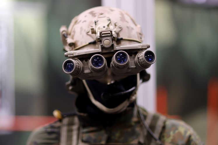 Bundeswehrsoldat mit Nachtsichtgerät