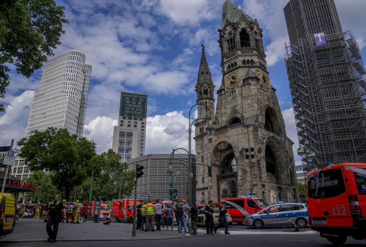 Breitscheidplatz mit Gedächtniskirche