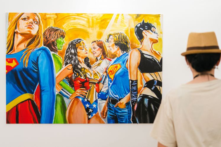 Malerei mit weiblichen Superhelden 