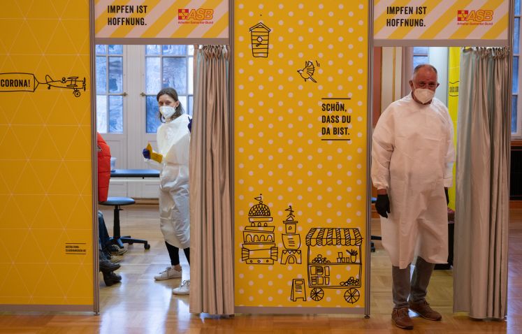 Zwei Impfärzte in Berlin